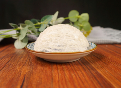 燕窩含有的表皮生長因子(EGF)可促進細胞修復，搭配碳水化合物(如燕麥、山藥)食用，能持續(xù)釋放能量